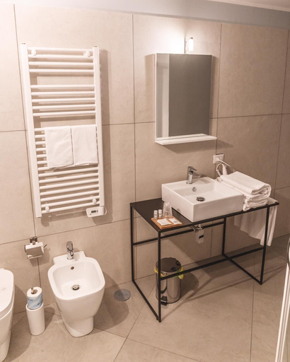 Bathroom 5, Relais Della Porta, Napoli