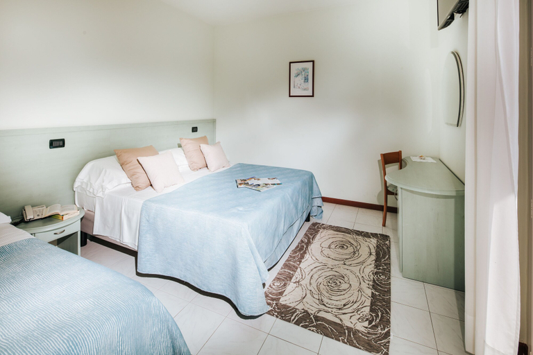 Bedroom 2, Hotel La Bussola, Venezia