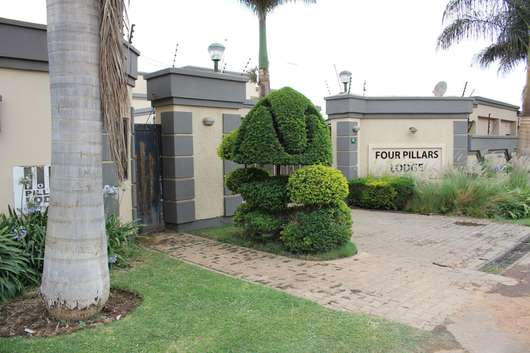 Exterior & Views 2, Four Pillars Lodge, Lusaka