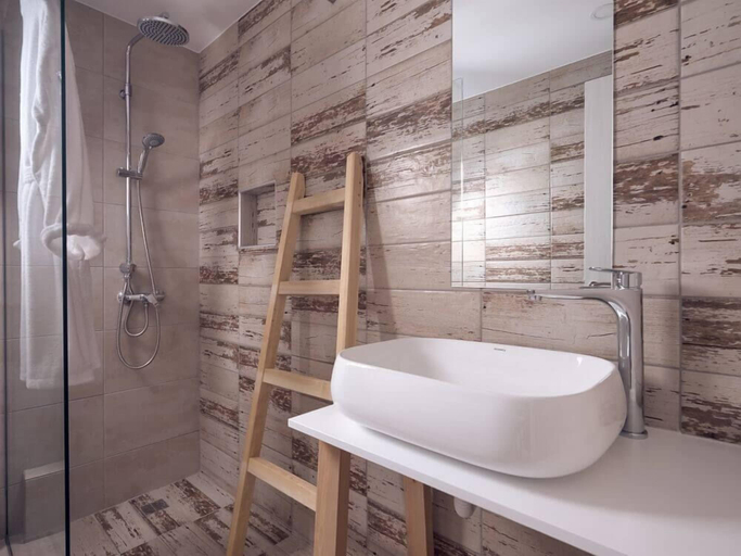 Bathroom 4, Chris & Jo Villas, Ionian Islands