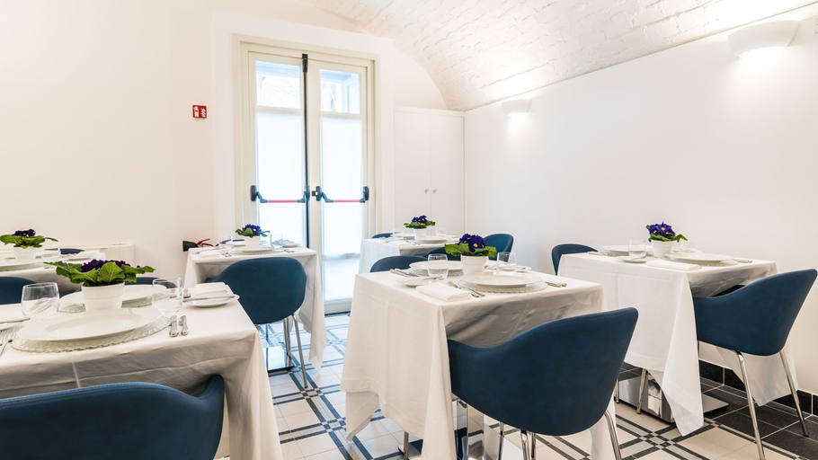 Food & Drinks 5, Cafe Bleu Relais, Sassari