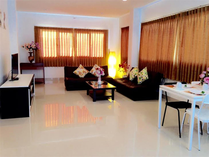 Food & Drinks 5, Siray House, Phuket Island
