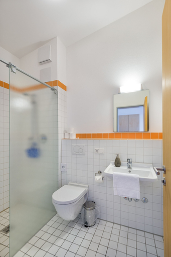 Bathroom 5, NaturFreundehaus Bodensee, Konstanz