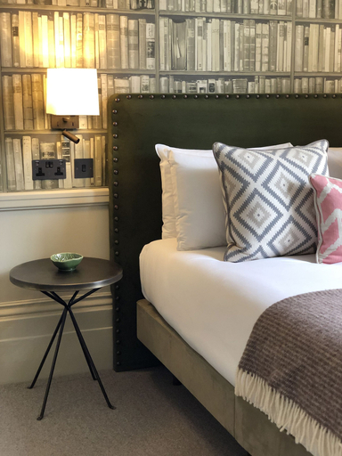 Bedroom 3, Room Mate Lime Tree, London