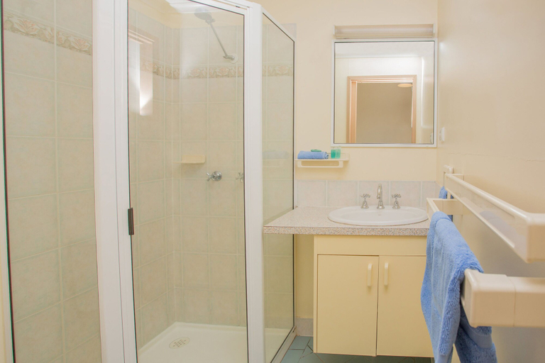 Bathroom 4, BIG4 Batemans Bay At Easts Riverside Holiday Park, Eurobodalla