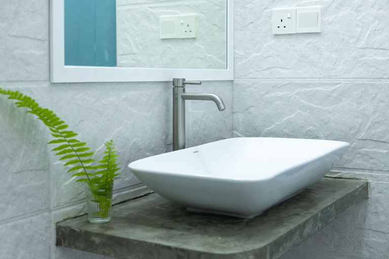 Bathroom 3, Manta Reserve, Baa Atoll