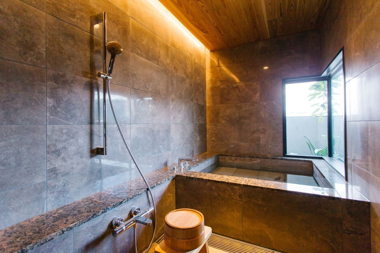 Bathroom 5, Shikikaboku, Kyoto