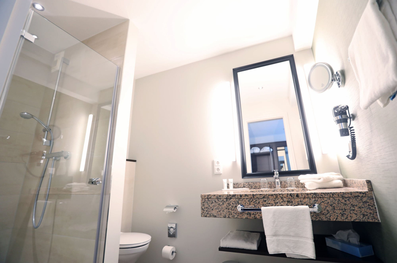 Bathroom 5, Court Hotel, Gütersloh