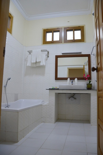 Bathroom 3, Ativara Hotels And Resorts, Taunggye
