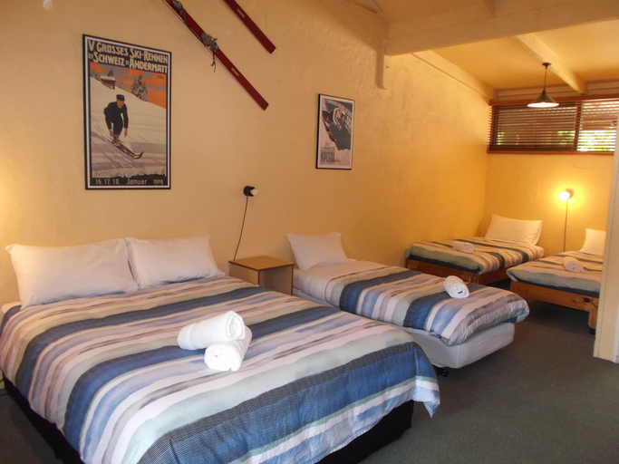 Bedroom 3, Harrietville Hotel Motel, Alpine - East