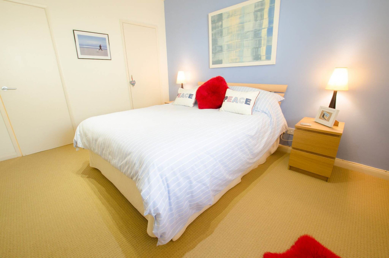 Bedroom 2, Clifton Court Apt 15 With Heated Pool, Devon