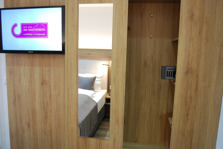 Bedroom 4, Hotel Am Martinsberg, Mayen-Koblenz