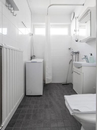 Bathroom 2, Kotimaailma Apartments Joensuu, North Karelia