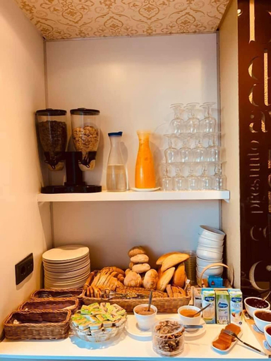 Food & Drinks 6