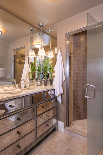 Bathroom 5, Gothic Eves Inn and Spa Bed and Breakfast, Tompkins