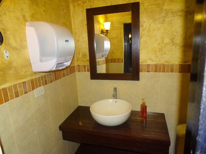 Bathroom 4, Casa Mia Hotel, Antigua Guatemala