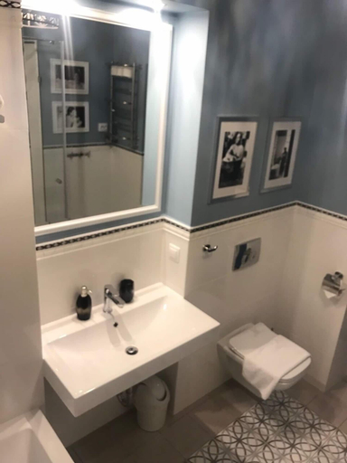 Bathroom 3, Lviv Apartments, L'vivs'ka