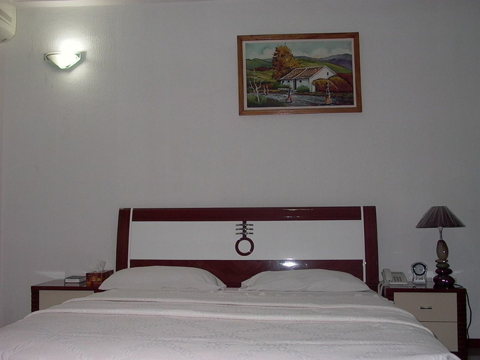 Bedroom 2, Eastoment Hotel, Accra