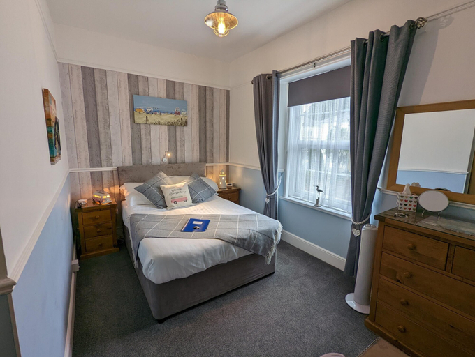 Bedroom 2, Abingdon House, Torbay