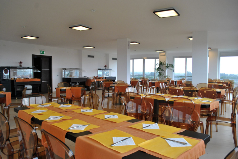 Food & Drinks 5, Althea Palace, Trapani