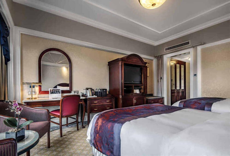 Bedroom 3, Kunming Green Lake Hotel, Kunming
