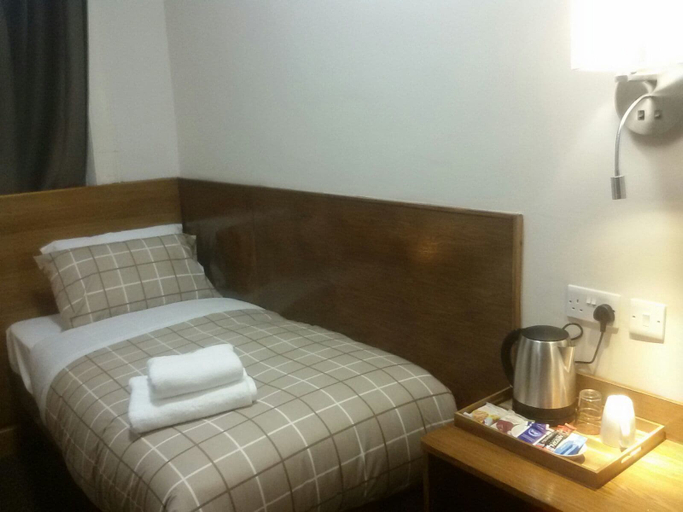 Bedroom 3, Douglas Hotel, West Dunbartonshire