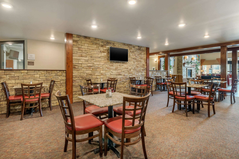 Food & Drinks 5, Comfort Suites near Route 66, Sangamon