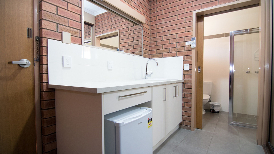 Others 5, Ashleigh Court Motor Inn, Corowa