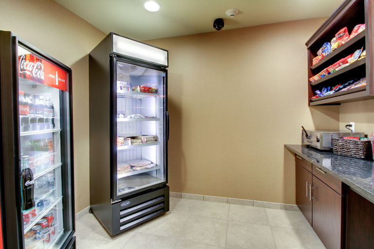 Food & Drinks 5, Cobblestone Inn & Suites - Schuyler, Colfax