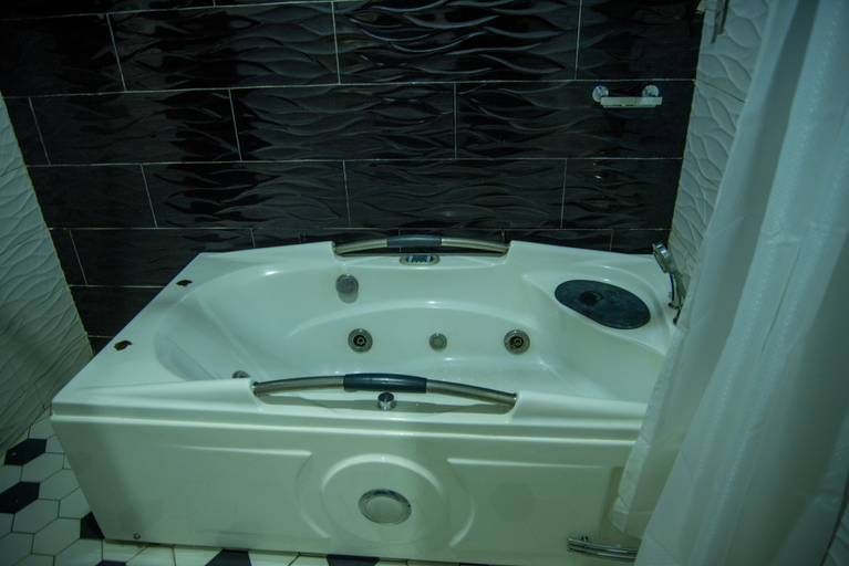 Bathroom 4, Kelin hotel and suites, Surulere