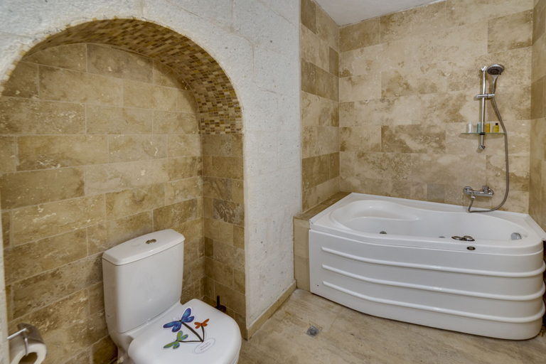 Bathroom 3, El Puente Cave Hotel, Ürgüp