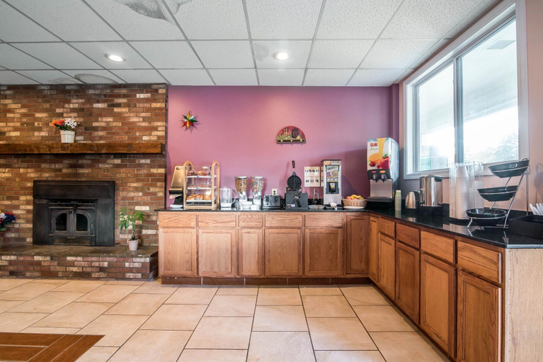 Food & Drinks 5, Rodeway Inn Bellows Falls, Windham