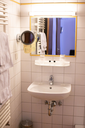 Bathroom 4, Hotel Stern, Düsseldorf