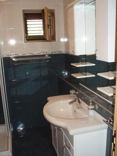 Bathroom 4, Apartments Radulovic