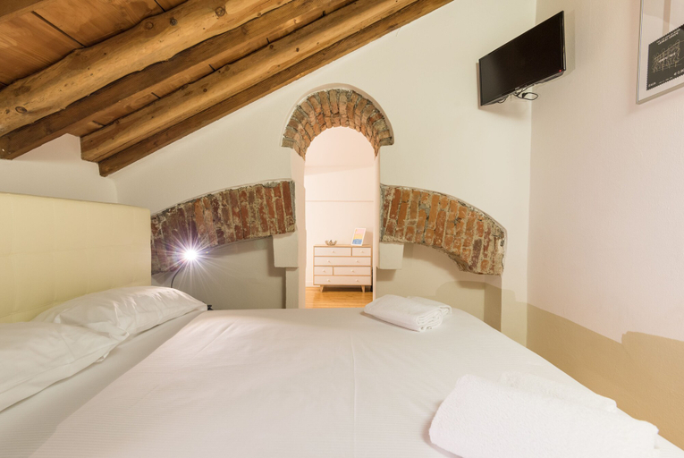 Others 5, Porta Romana - RentClass Adelson, Milano