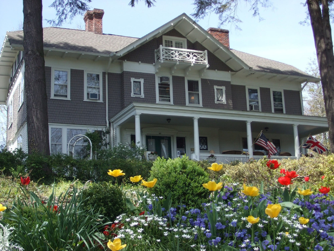 Exterior & Views 2, Abbington Green Bed & Breakfast Inn, Buncombe