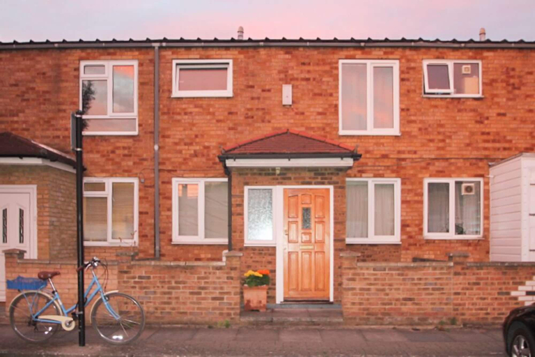 Exterior & Views, Dunston, London