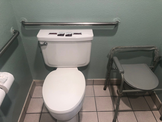 Bathroom 4, Calimesa Inn Motel, Riverside