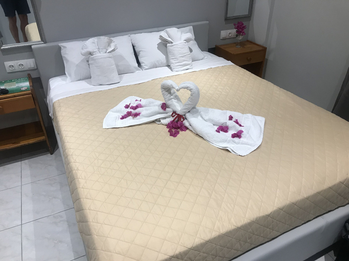 Bedroom 3, Atlantis Hotel, Crete