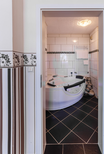 Bathroom 3, CityHotel Stolberg, Städteregion Aachen