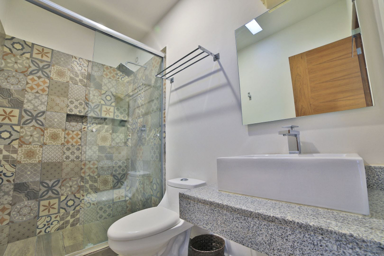 Bathroom 4, IK Zama 06, Cozumel