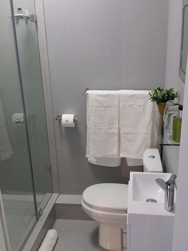 Bathroom, The Vibe, Cape Winelands