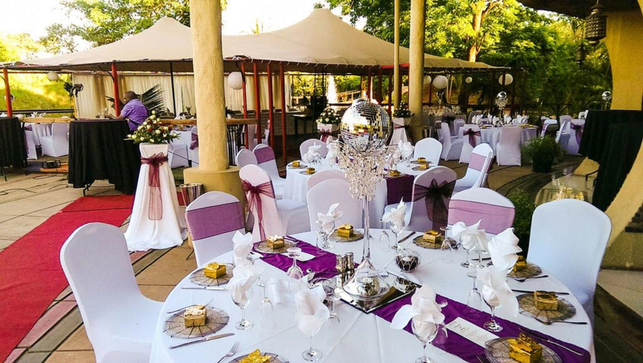 Food & Drinks 5, Kaazmein Lodge, Livingstone