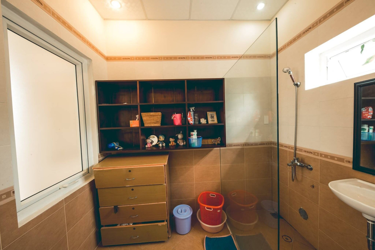 Bathroom 3, Hillside Homestay Hue - Triple Room top Apartment, Huế