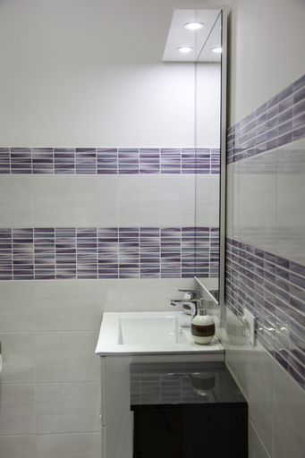 Bathroom 5, TrastevereTop, Rome
