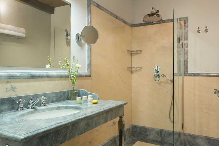 Bathroom 5, Villa Le Calvane, Florence