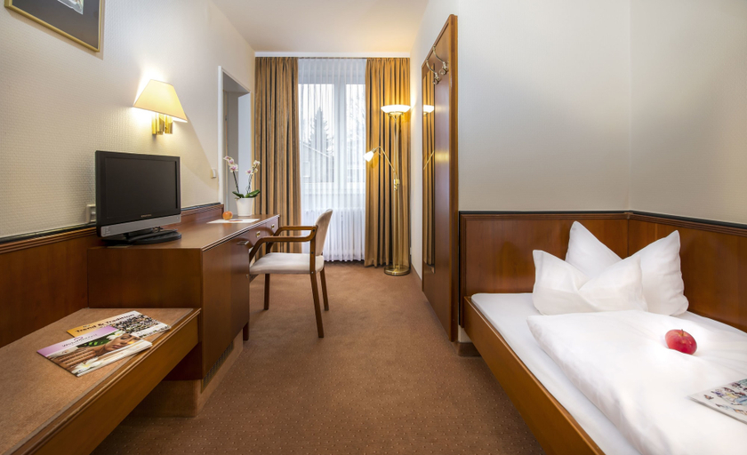Bedroom 4, Parkhotel Stadtallendorf, Marburg-Biedenkopf