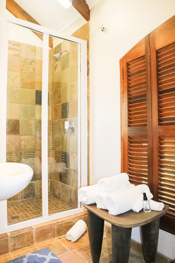 Bathroom 5, Homestead Villas, City of Cape Town
