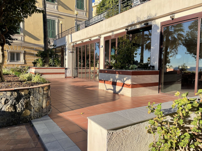Exterior & Views 2, Residence Hotel Miramare, Imperia