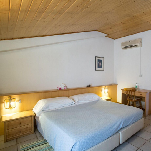 Bedroom 2, Albergo Al Bottegon, Udine